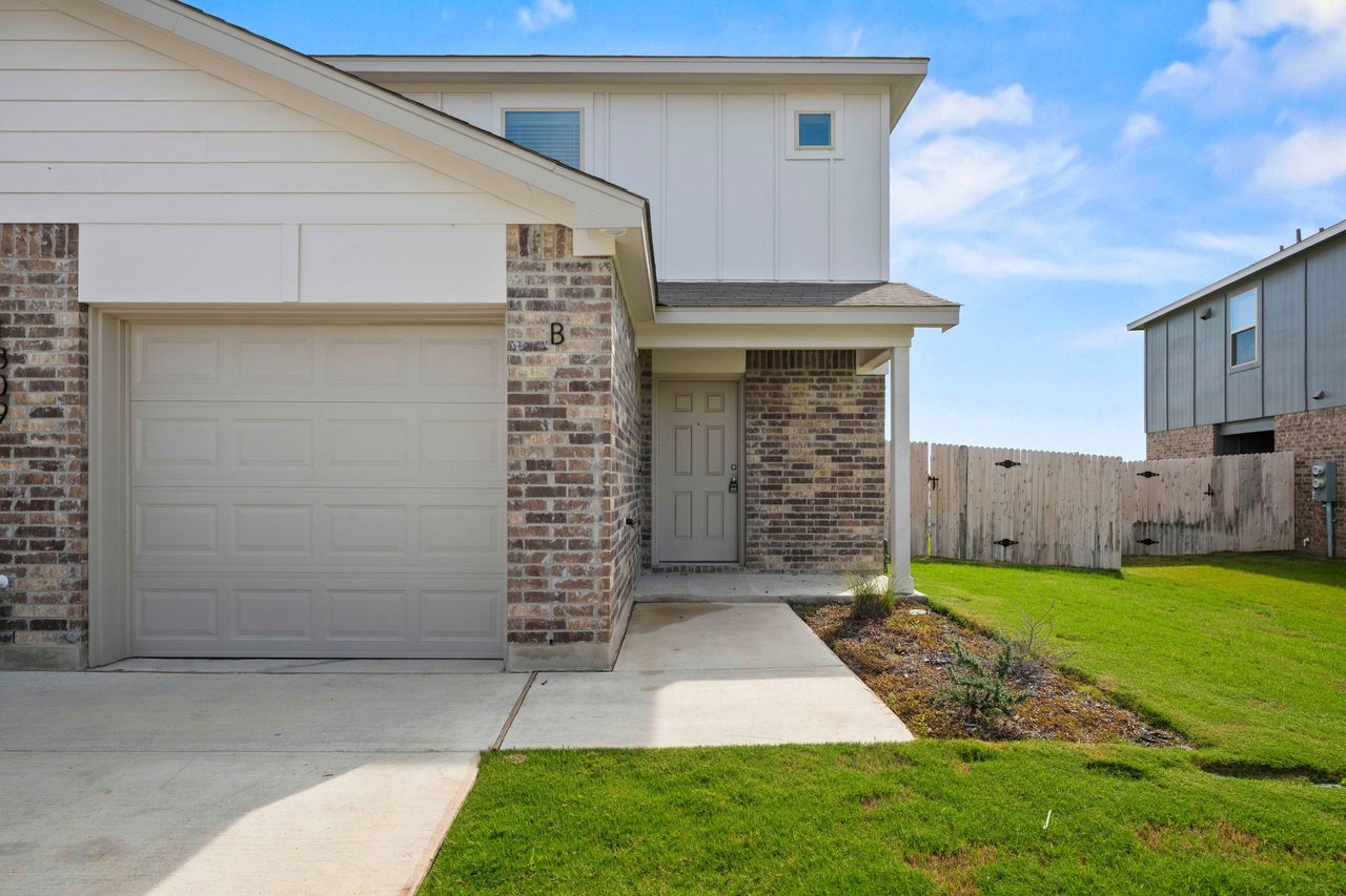Representative exterior details of a home built from the The Houston by Flintrock Builder in Tejas Pointe, Harker Heights (Image 2).
