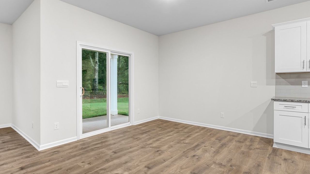 Spacious, unfurnished interior of a new home in Bryson Park, Lexington (Image 2).
