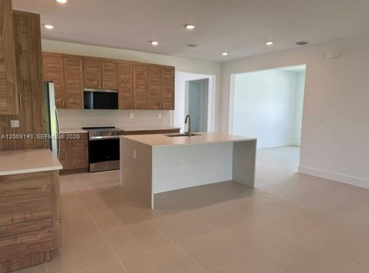 Furnished interior view inside a new home in Capistrano, Cutler Bay (Image 2).