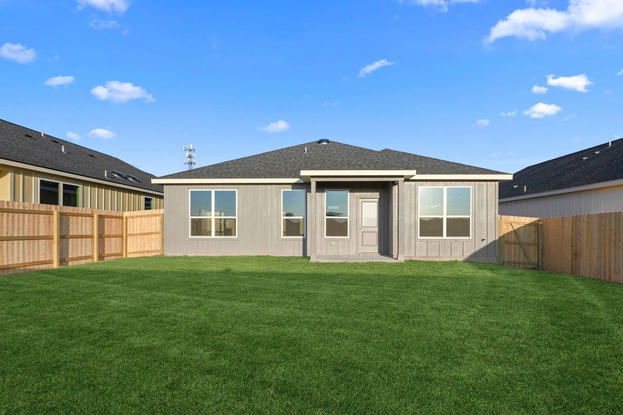 Exterior details and patio area of a home in Rancho San Gabriel, Georgetown (Image 2).