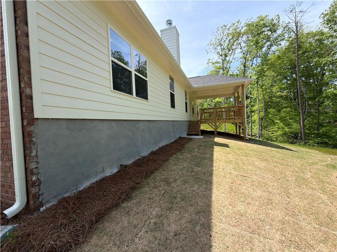 Exterior details and patio area of a home in Tuscany Hills, Douglasville (Image 2).