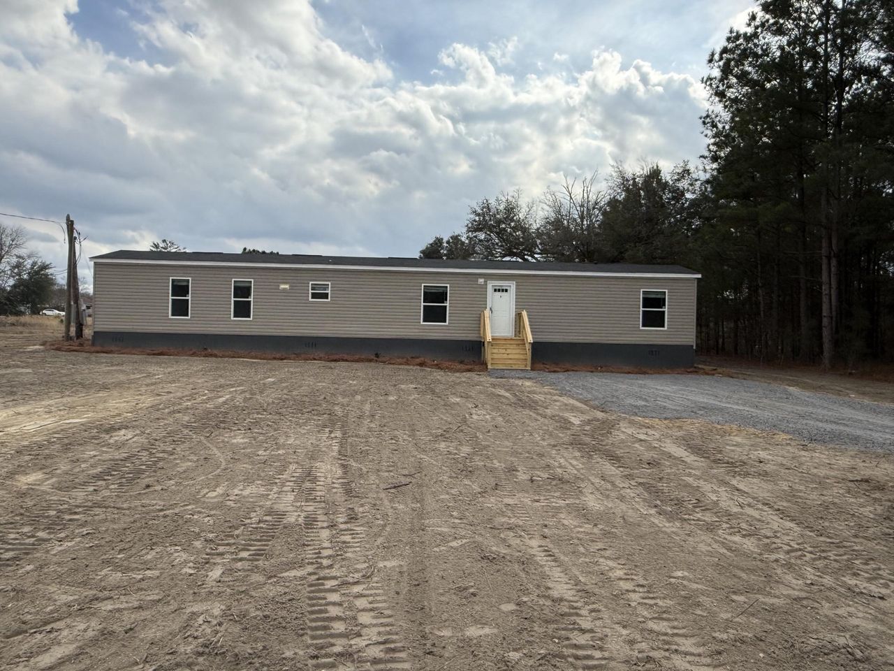 Exterior details and patio area of a home in , Orangeburg (Image 2).