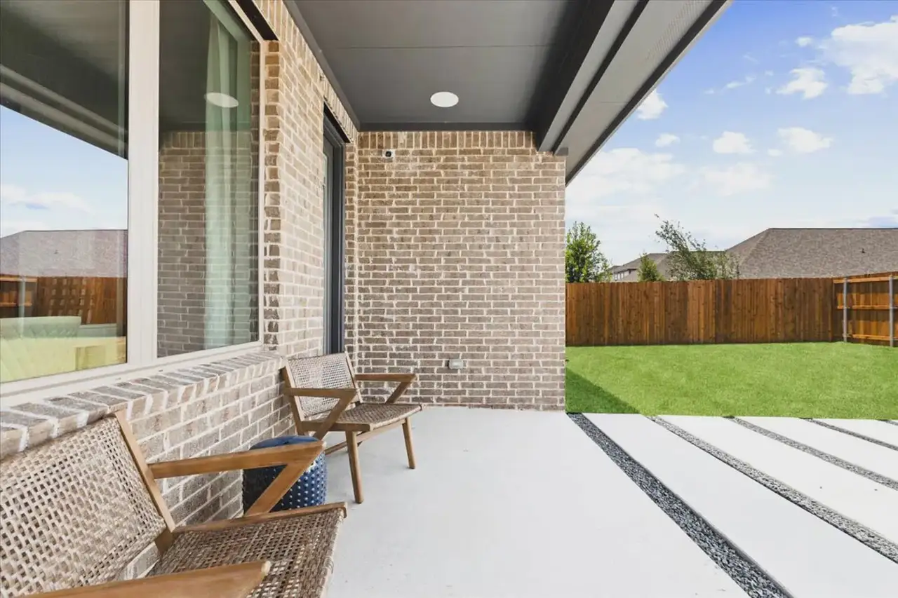 Exterior details and patio area of a home in Avondale, Fate (Image 2).