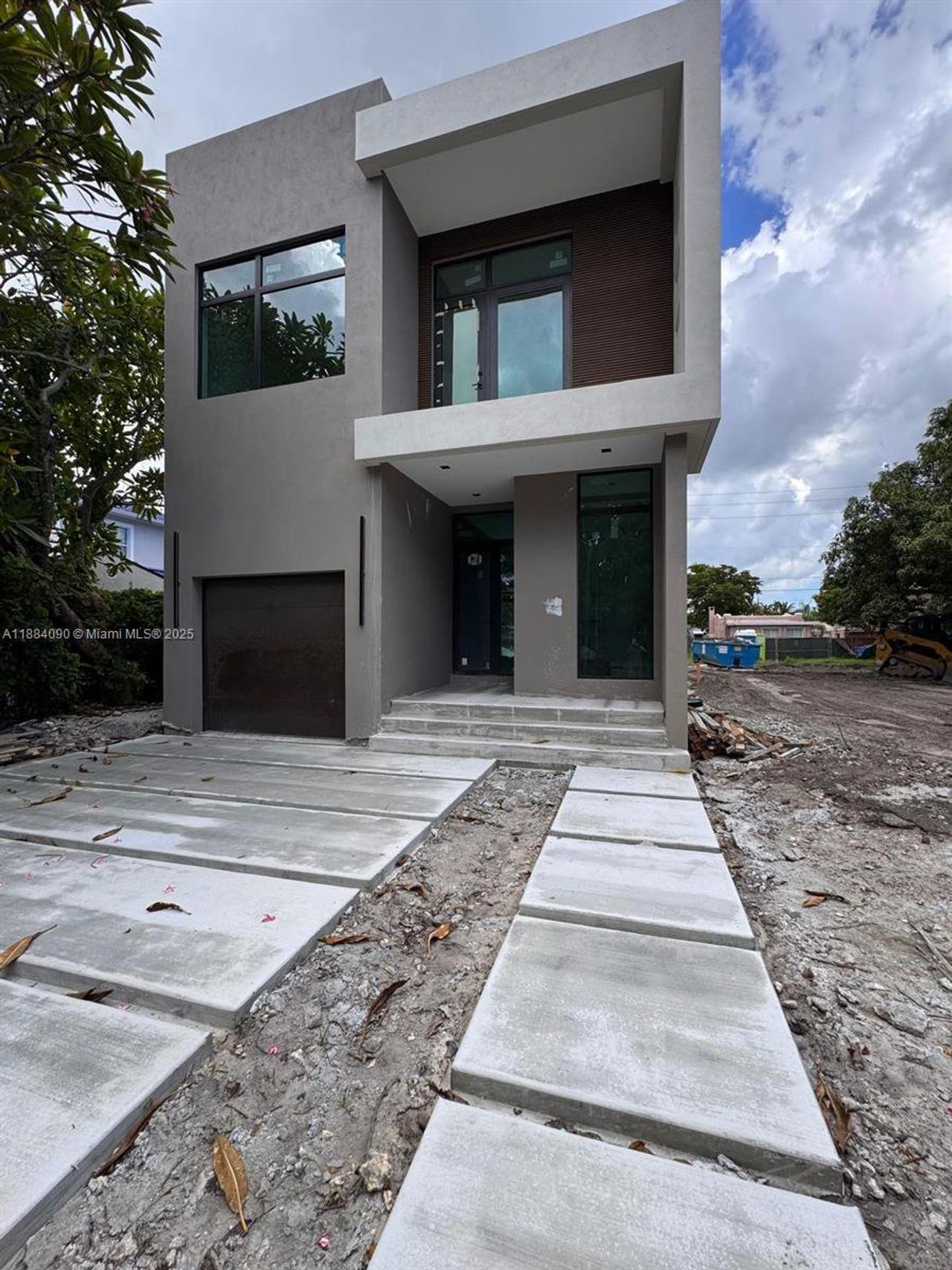 Image 2 of a home in . Image 2 of a home in .