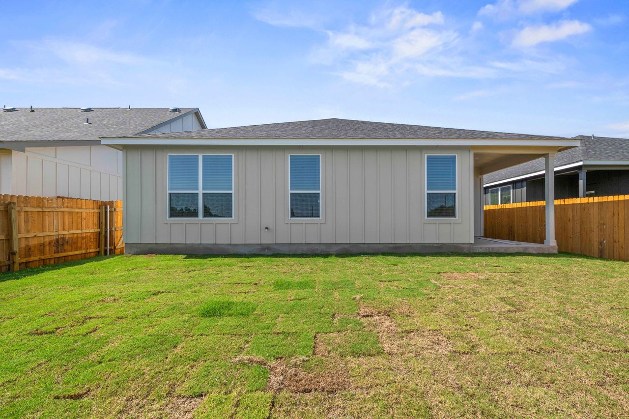 Exterior details and patio area of a home in Rancho San Gabriel, Georgetown (Image 2).