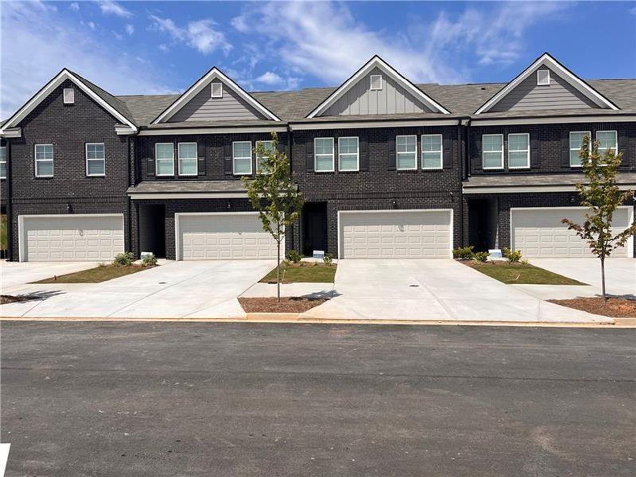 Image 2 of a home in Reeves Park. Image 2 of a home in Reeves Park.
