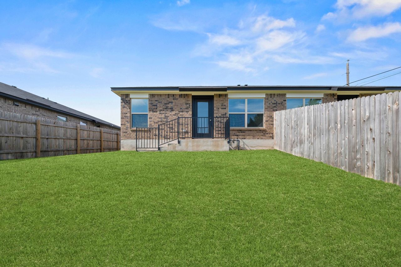 Exterior details and patio area of a home in Tejas Pointe, Harker Heights (Image 2).