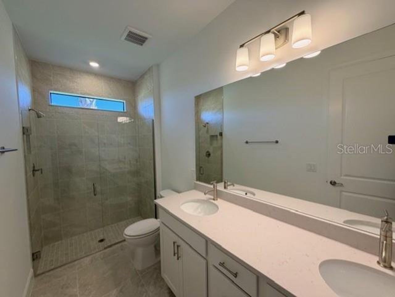 Furnished interior view inside a new home in Del Webb Catalina, Lakewood Ranch (Image 2).