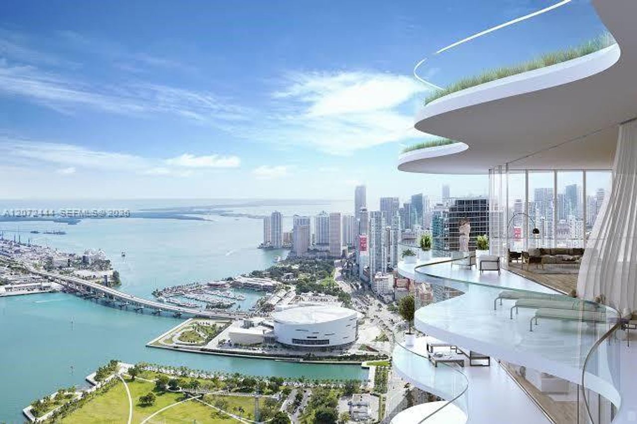 Condo located in Miami, FL showcasing its design and architecture (Image 2).