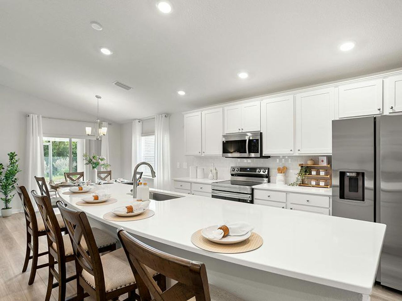 Move-in ready 4-bedroom home for sale in Belleview, FL!