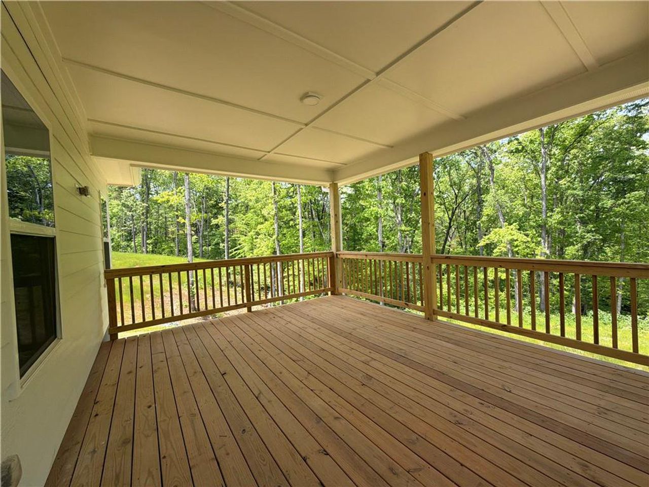Exterior details and patio area of a home in Tuscany Hills, Douglasville (Image 2).