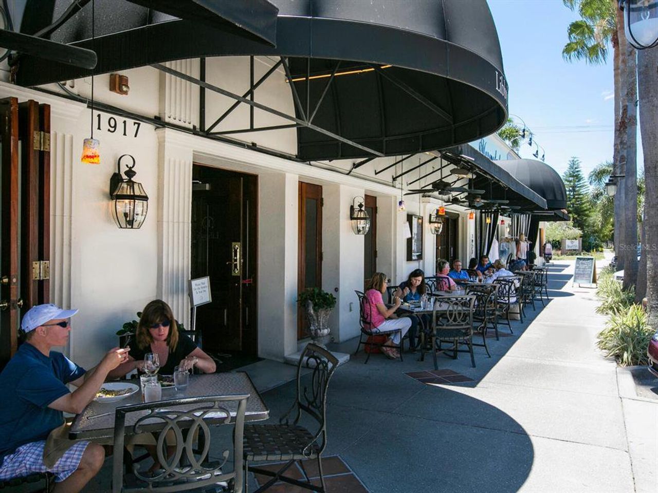 Image 2 of a home in . Image 2 of a home in .