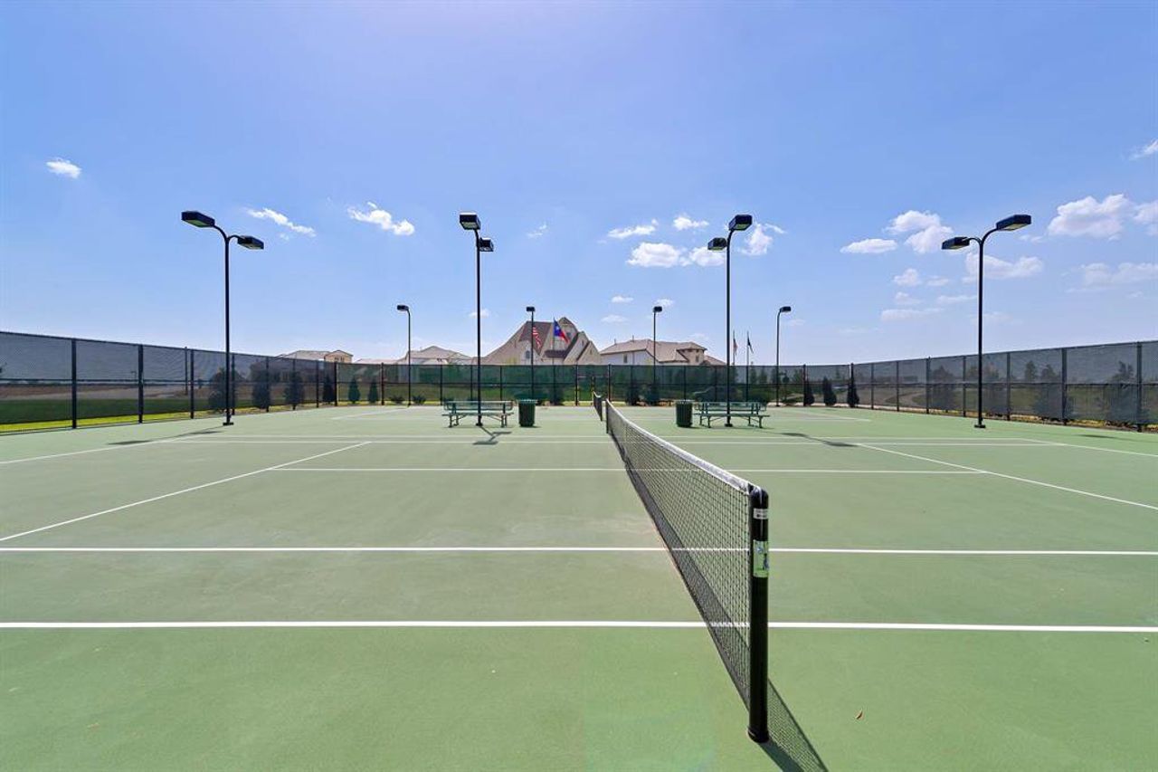 Community amenities in Star Trail, Prosper (Image 2).