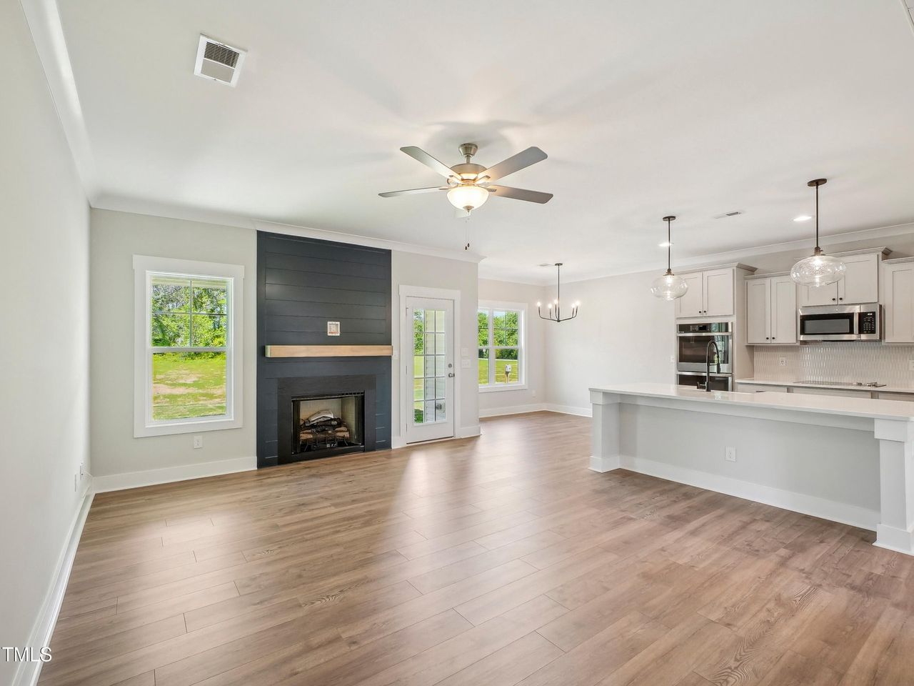 2-print-Hewitt Woods Dr-008