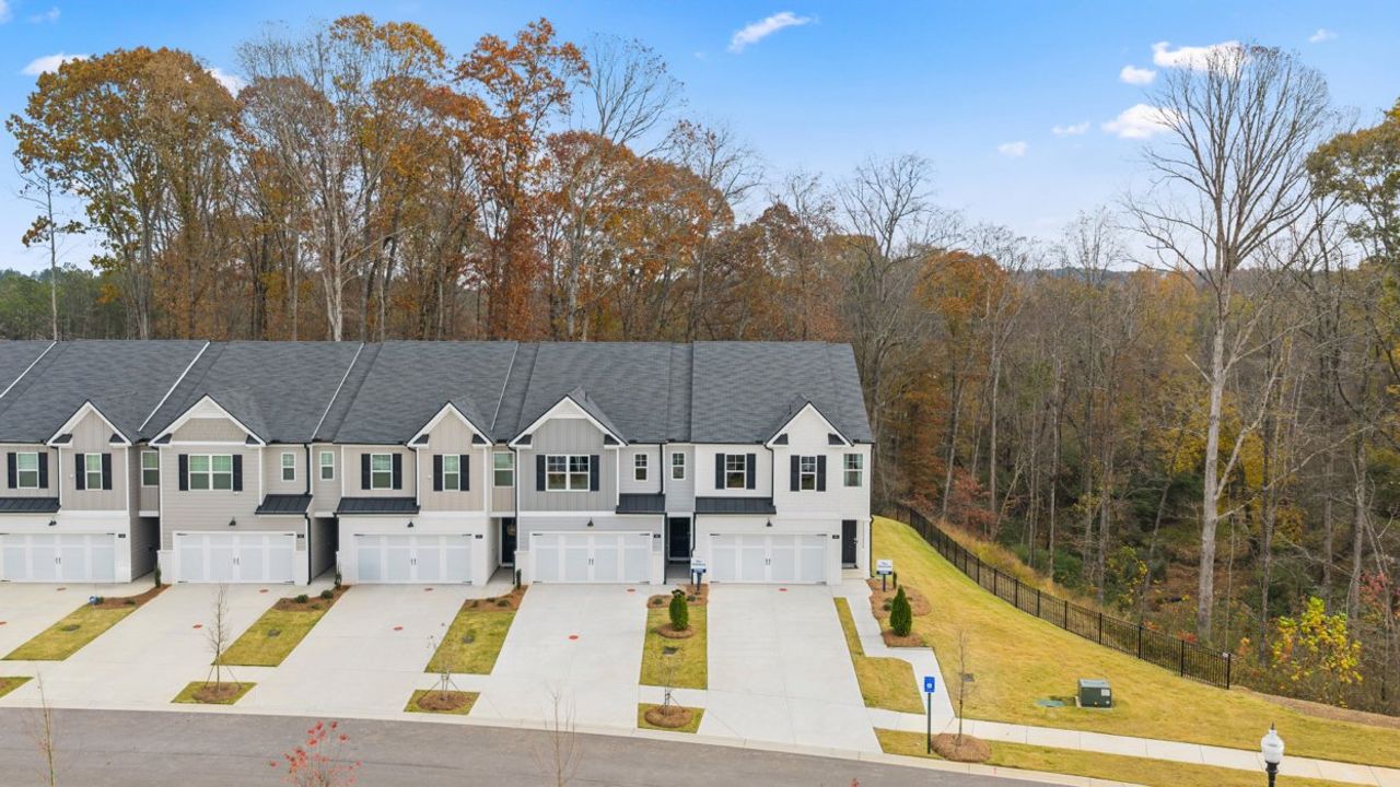 Image 2 of a home in Echo Glen.
