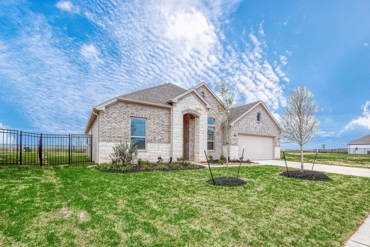 Image 2 representing the 2050 by Colina Homes in River Ranch, Dayton, TX. Image 2 representing the 2050 by Colina Homes in River Ranch, Dayton, TX.