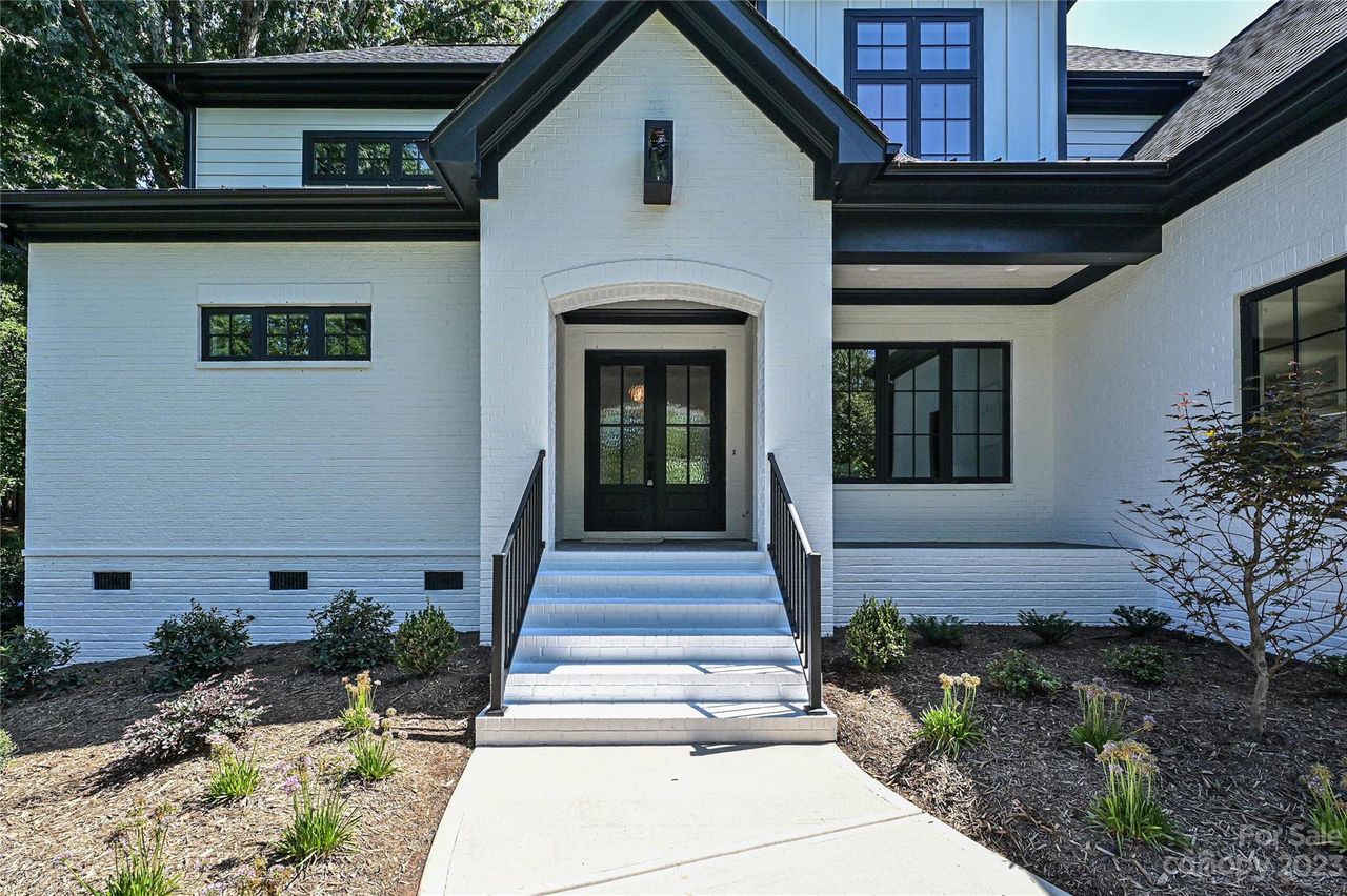 Image 2 of a home in .