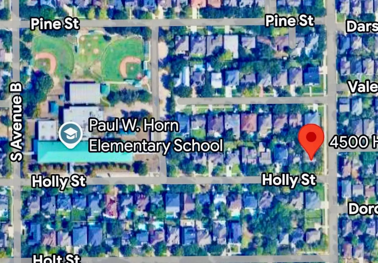 Hip and hop to Horn Elementary School — enjoy a convenient, family-friendly location!