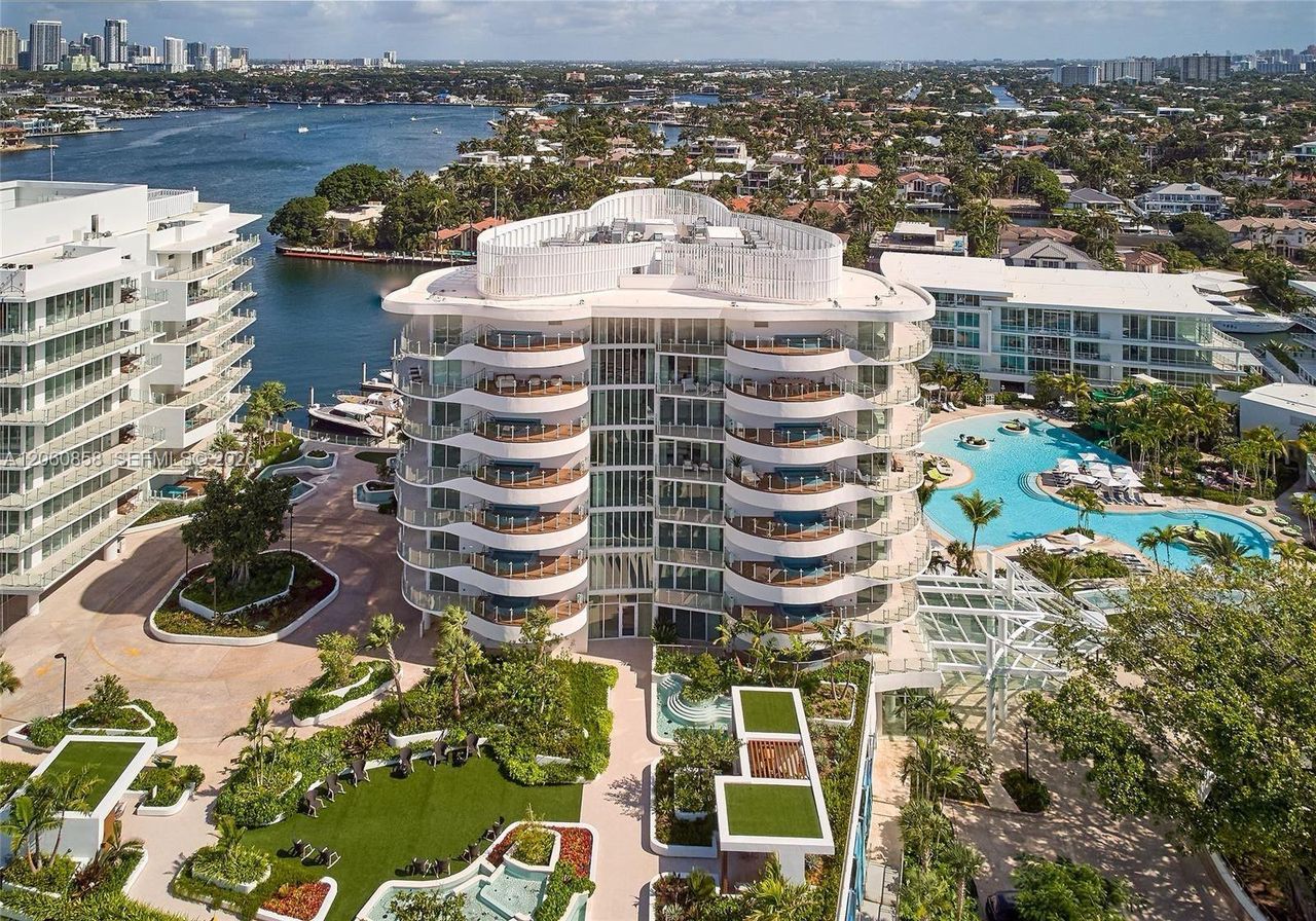 Condo located in Fort Lauderdale, FL showcasing its design and architecture (Image 2).