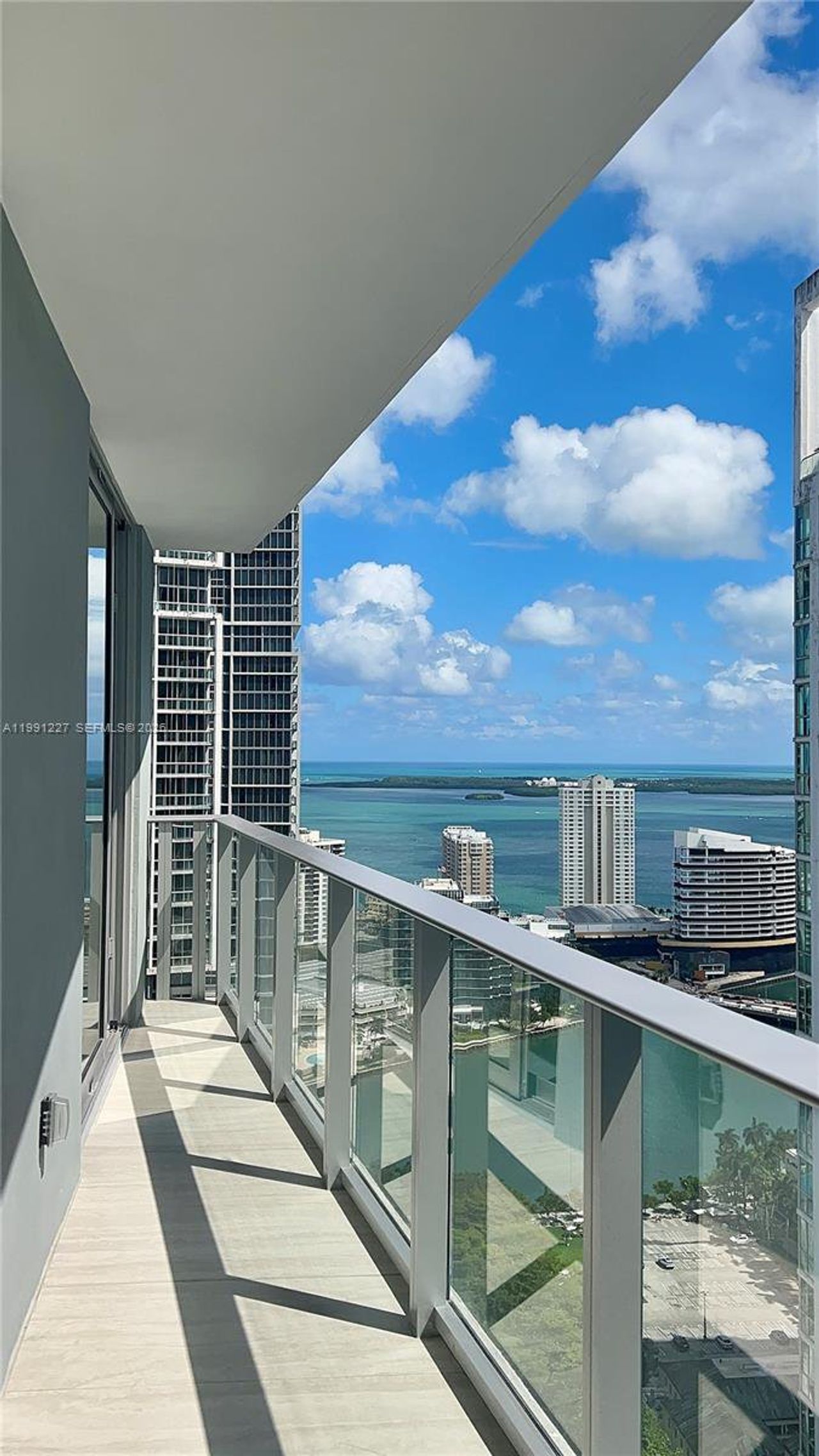 Condo located in Miami, FL showcasing its design and architecture (Image 2). Condo located in Miami, FL showcasing its design and architecture (Image 2).