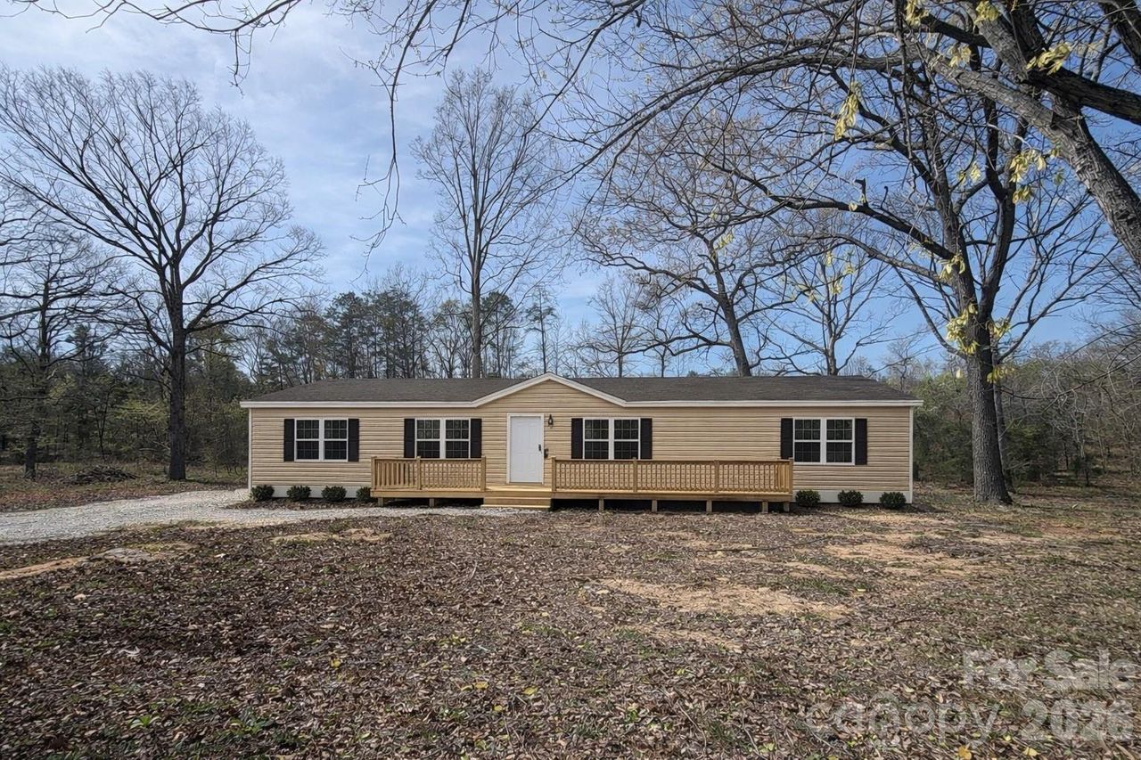 Exterior details and patio area of a home in , Mooresboro (Image 2).