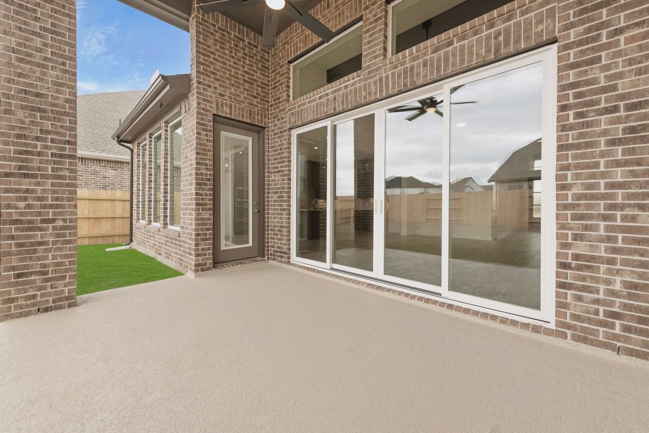 Exterior details and patio area of a home in Berry Creek Highlands, Georgetown (Image 2).