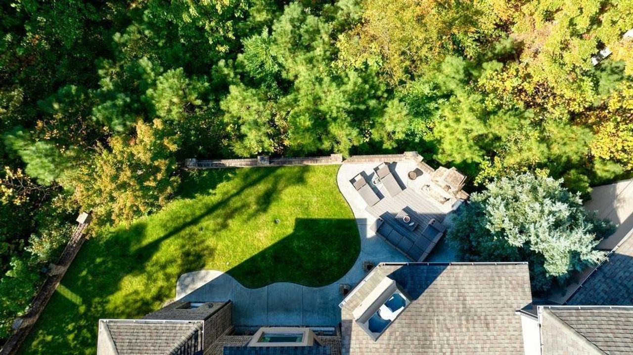 Image 2 of a home in .