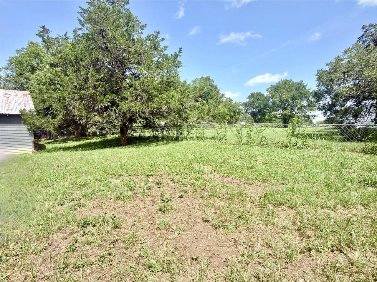 Natural landscape and outdoor views near in Brenham (Image 2). Natural landscape and outdoor views near in Brenham (Image 2).