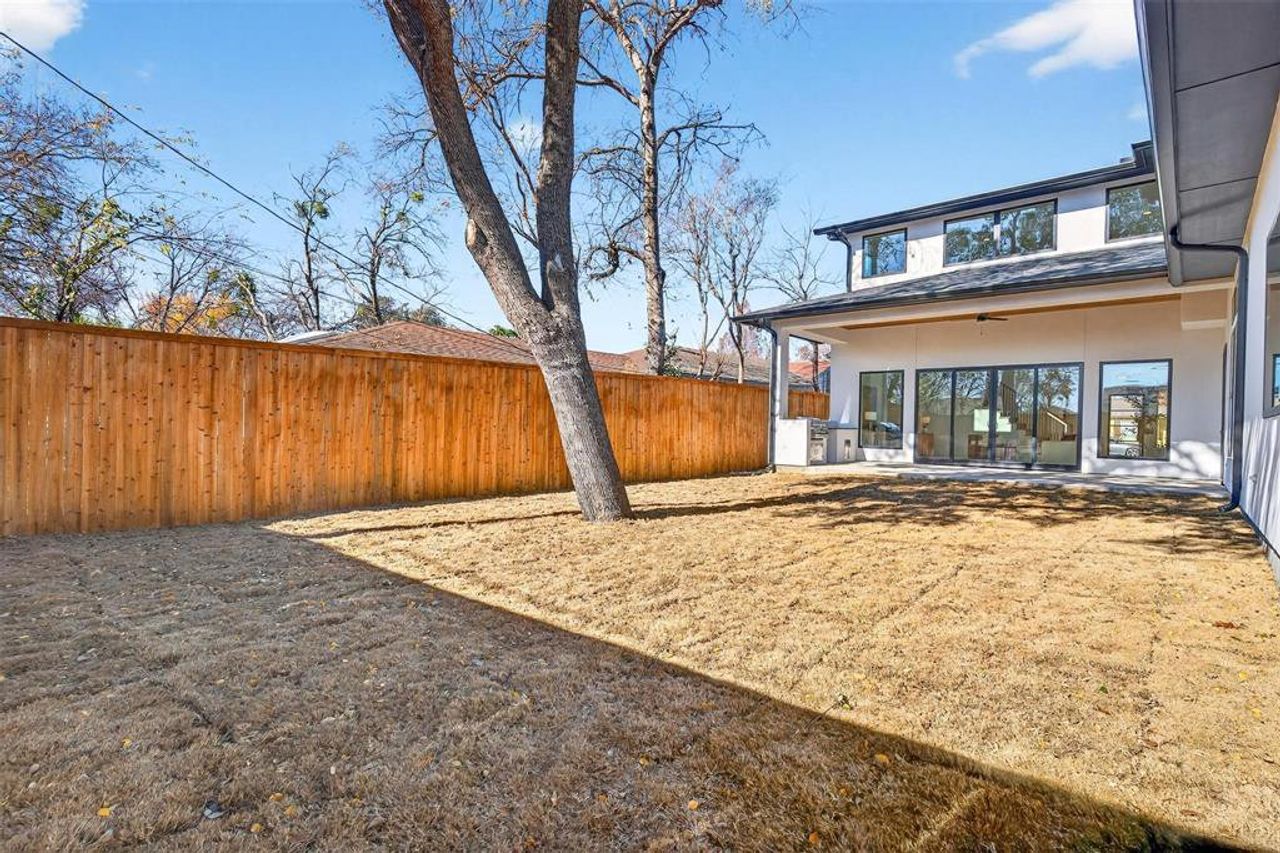 Exterior details and patio area of a home in , Dallas (Image 2).