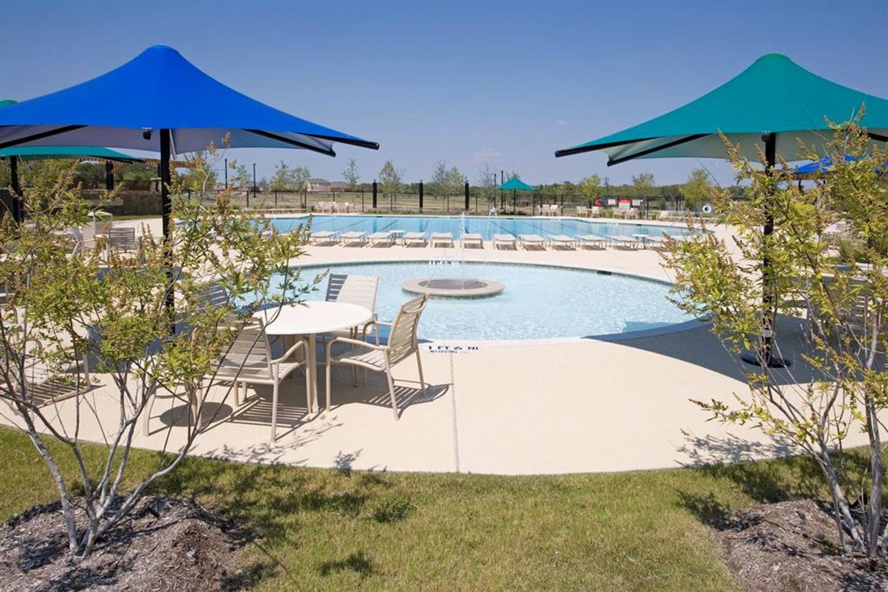 Image 2 of a home in Heartland. Image 2 of a home in Heartland.