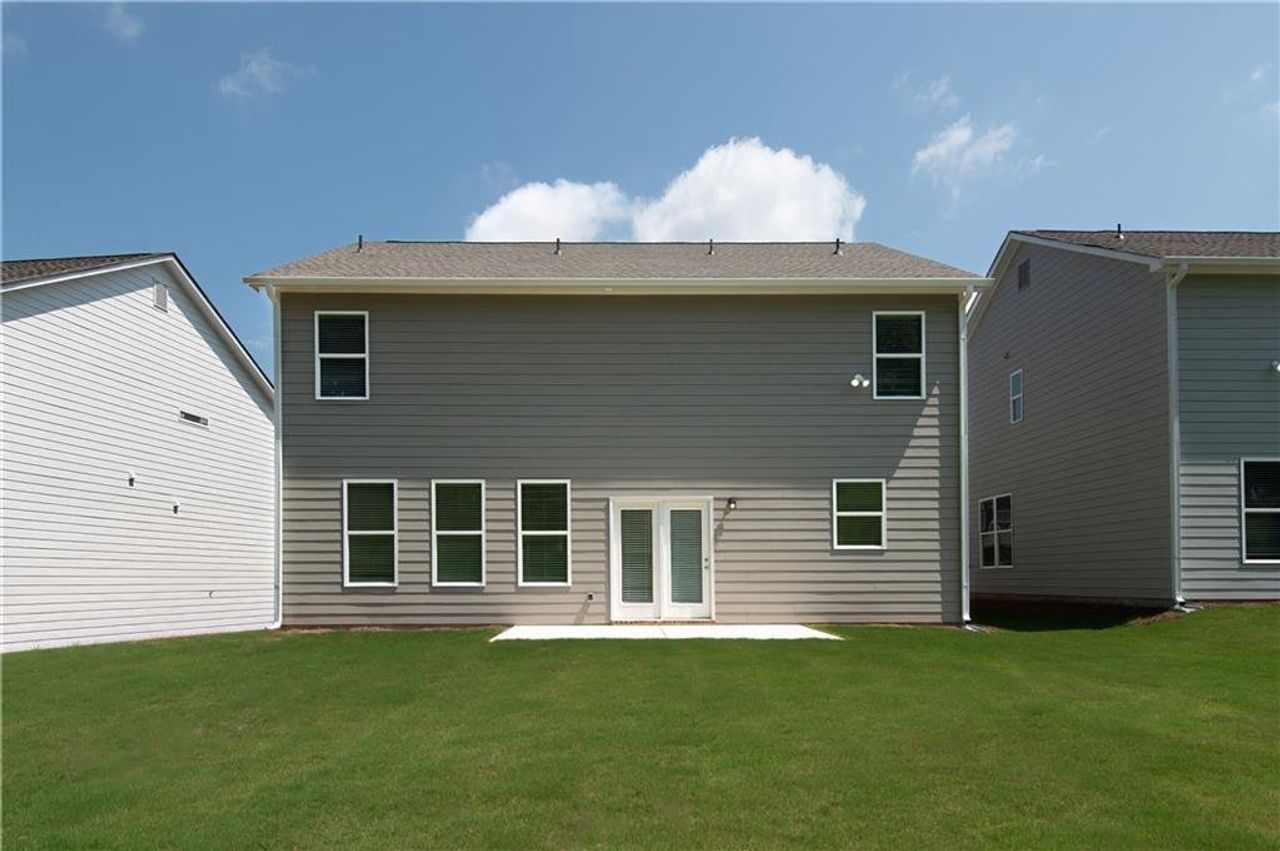 Exterior details and patio area of a home in Mulberry Summit, Flowery Branch (Image 2).