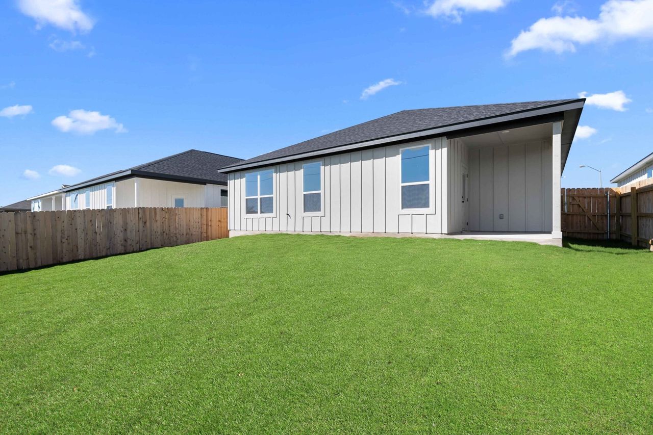 Exterior details and patio area of a home in Ridge at Knob Creek Single Family, Temple (Image 2).