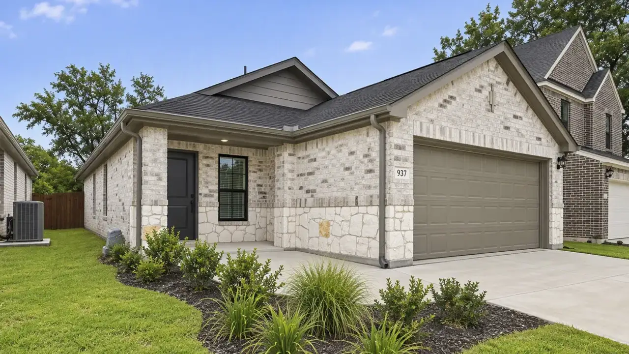 Representative exterior photo of a completed home built from the Amber by D.R. Horton in Crossmill, Princeton, TX (Image 2). Representative exterior photo of a completed home built from the Amber by D.R. Horton in Crossmill, Princeton, TX (Image 2).