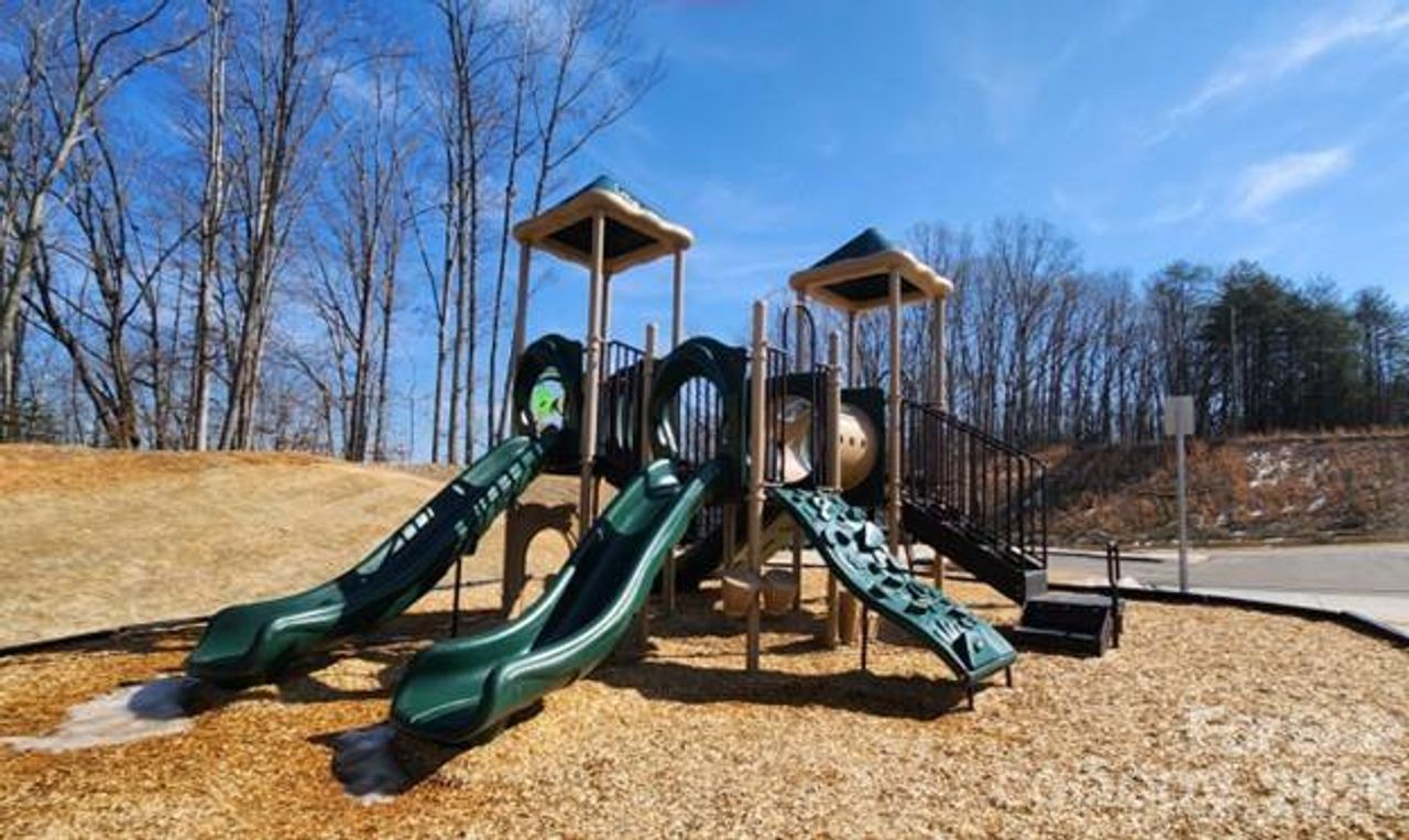 Community amenities in Shannon Woods, Maiden (Image 2).