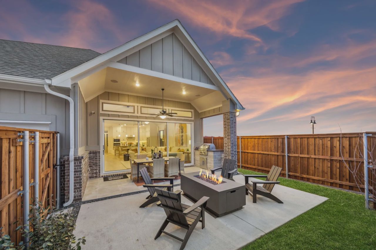 Exterior details and patio area of a home in Talia, Mesquite (Image 2).