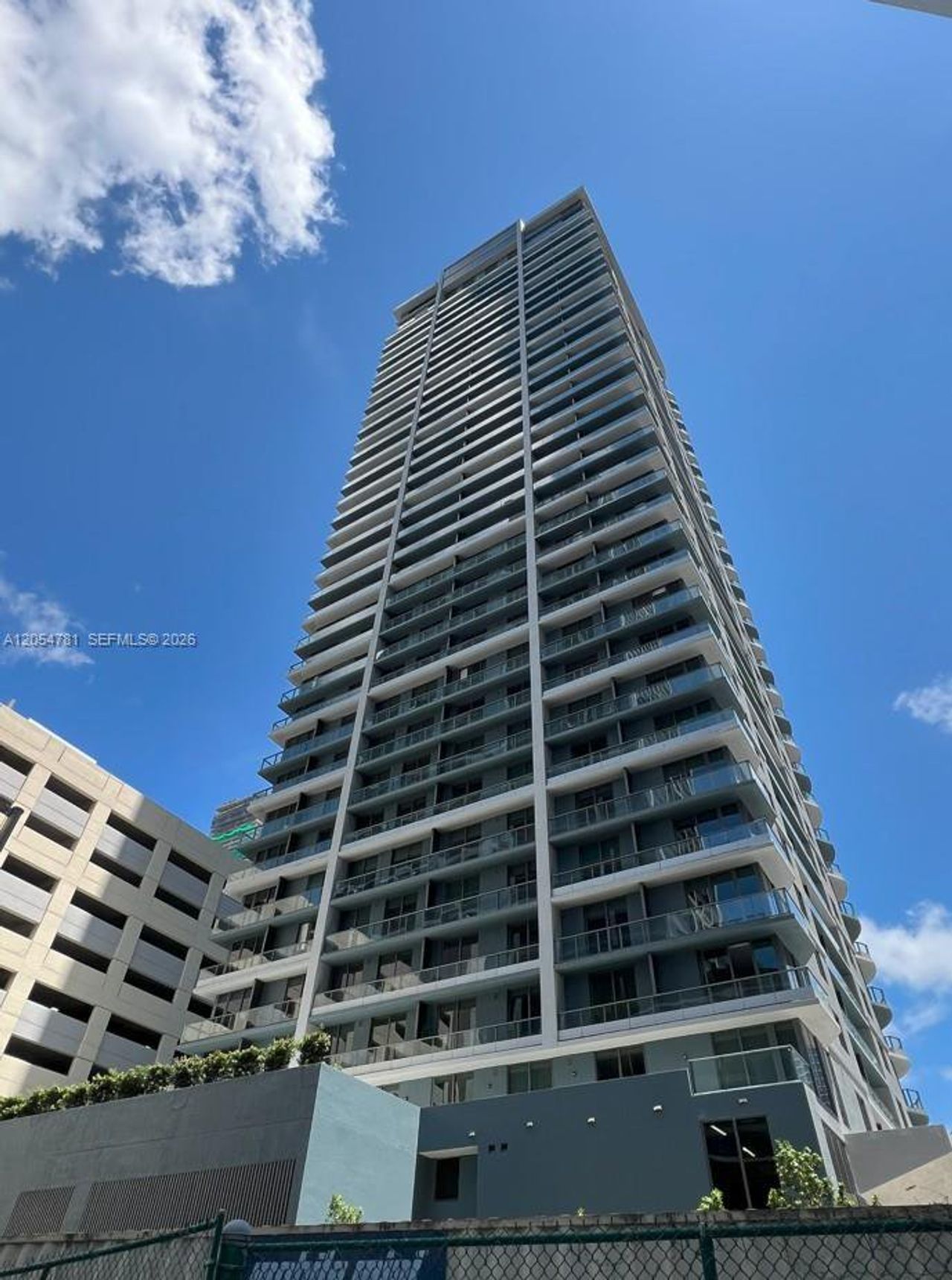 Condo located in Miami, FL showcasing its design and architecture (Image 2). Condo located in Miami, FL showcasing its design and architecture (Image 2).