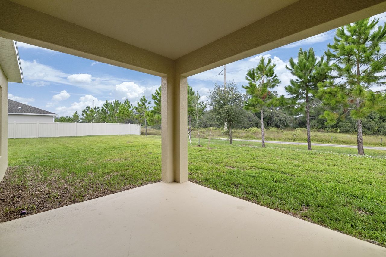 Exterior details and patio area of a home in Lake Lincoln, Eustis (Image 2). Exterior details and patio area of a home in Lake Lincoln, Eustis (Image 2).