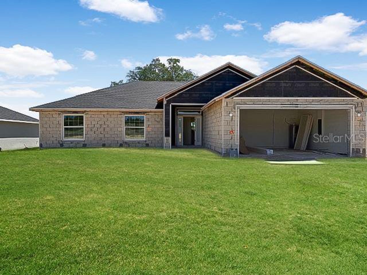 Image 2 of a home in Arbor Park.
