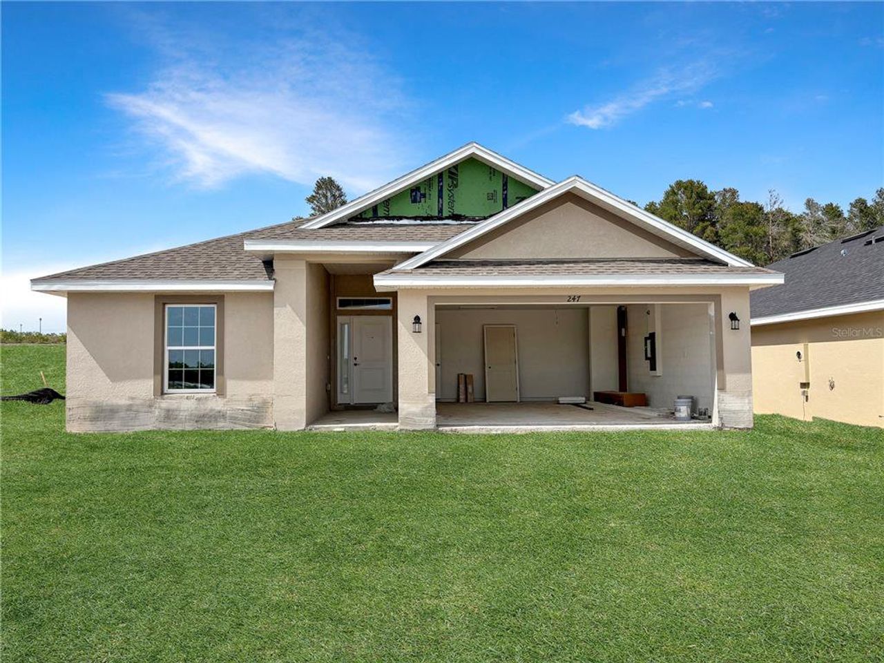 Exterior details and patio area of a home in Arbor Park, Leesburg (Image 2).