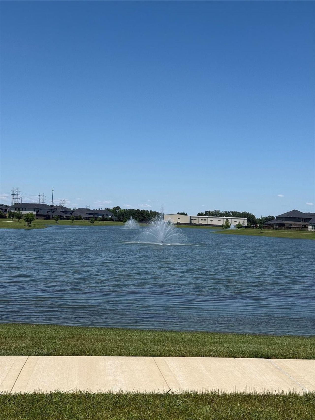Natural landscape and outdoor views near Anderson Lake in Houston (Image 2). Natural landscape and outdoor views near Anderson Lake in Houston (Image 2).