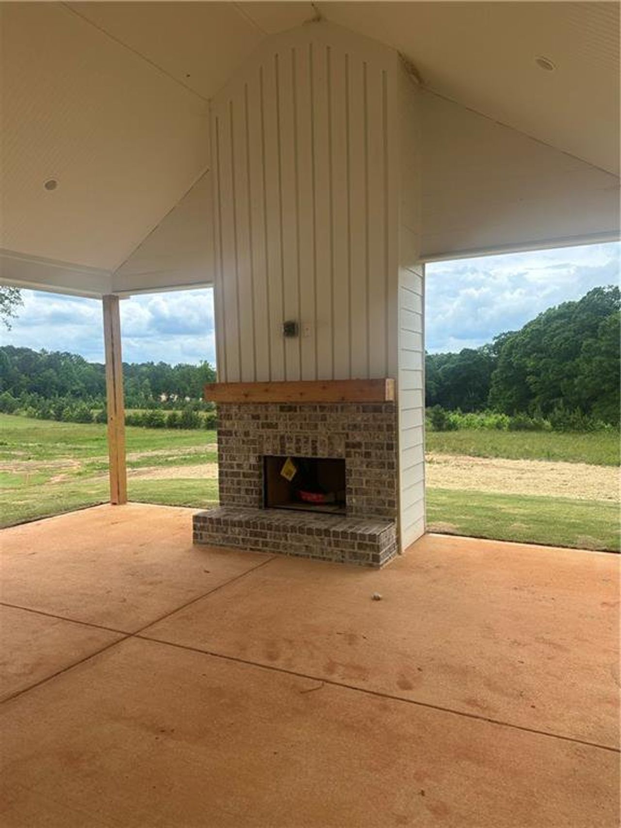 Exterior details and patio area of a home in , Monroe (Image 2).