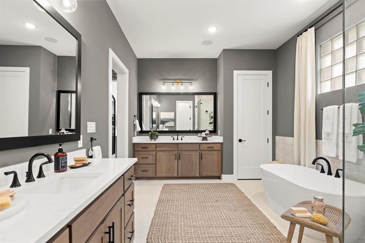 42. 2308 Sorrelwood - Bath (3)