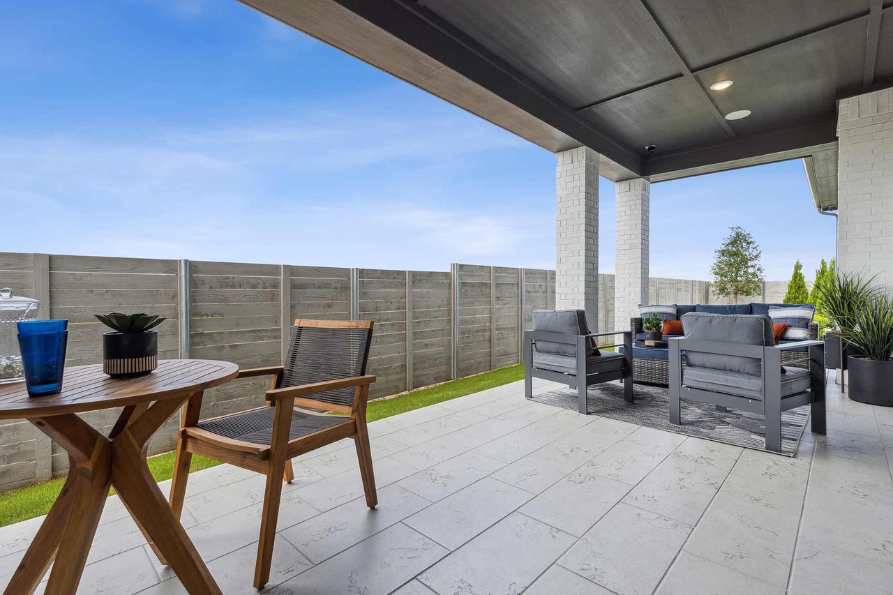 Representative exterior details of a home built from the The Hastin by David Weekley Homes in Mantua Point Gardens, Van Alstyne (Image 2). Representative exterior details of a home built from the The Hastin by David Weekley Homes in Mantua Point Gardens, Van Alstyne (Image 2).