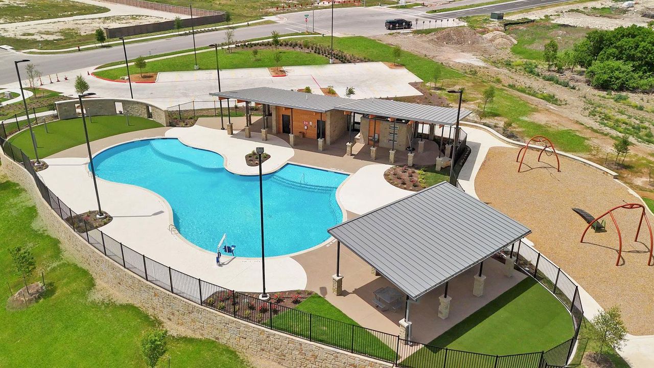 Community amenities in Avery Centre, Round Rock (Image 2).