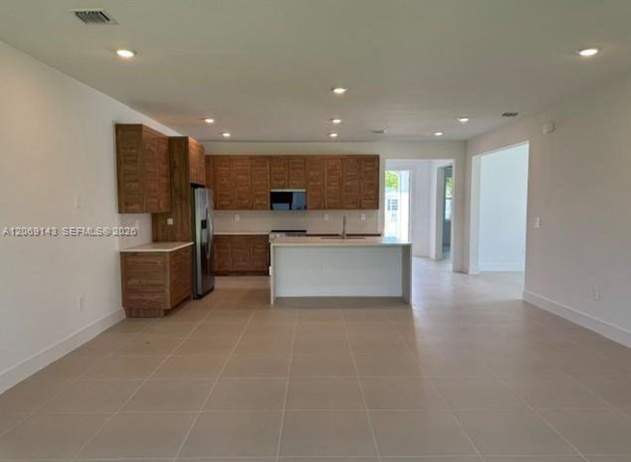 Furnished interior view inside a new home in Capistrano, Cutler Bay (Image 2).