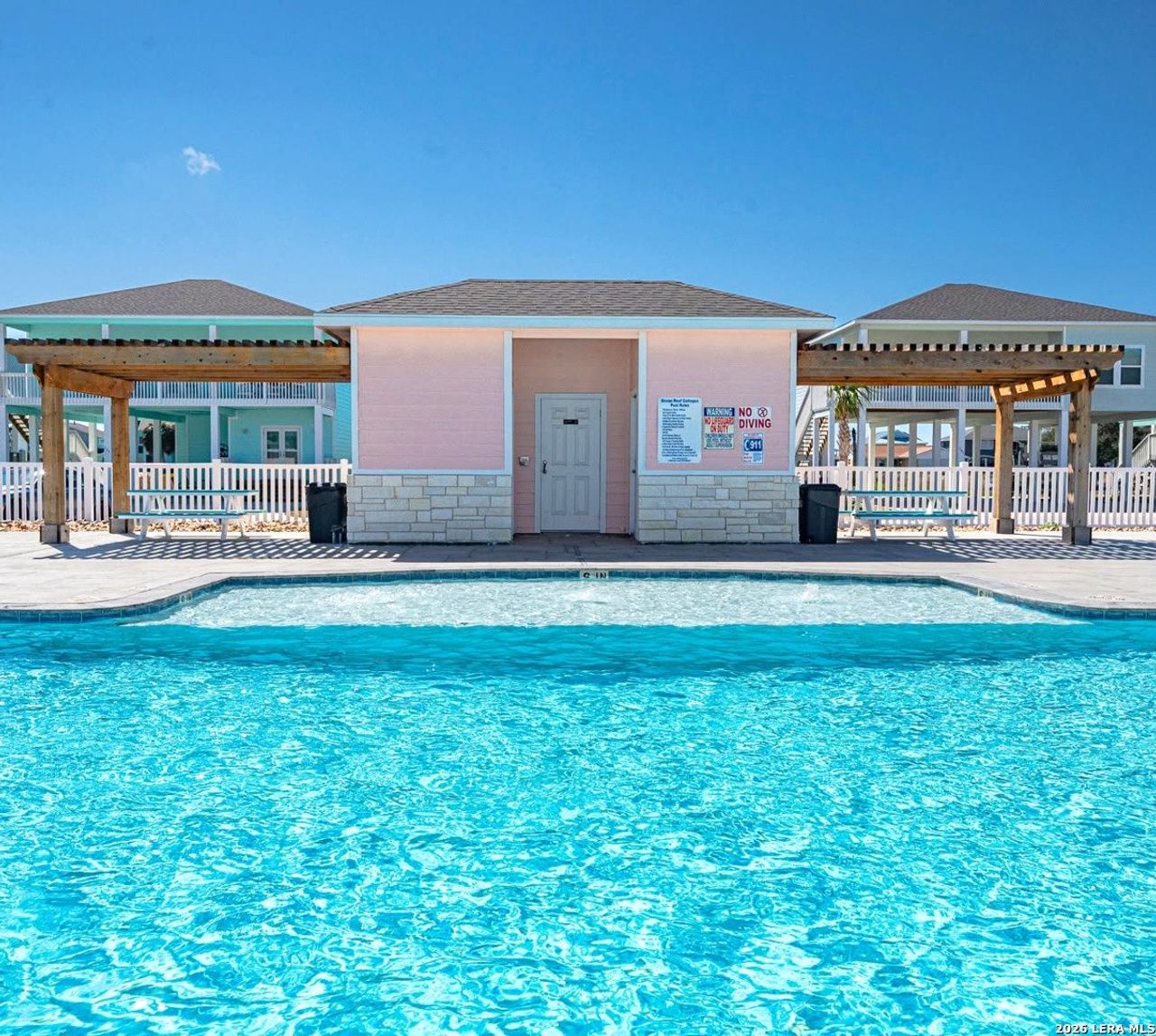 Community amenities in , Rockport (Image 2).