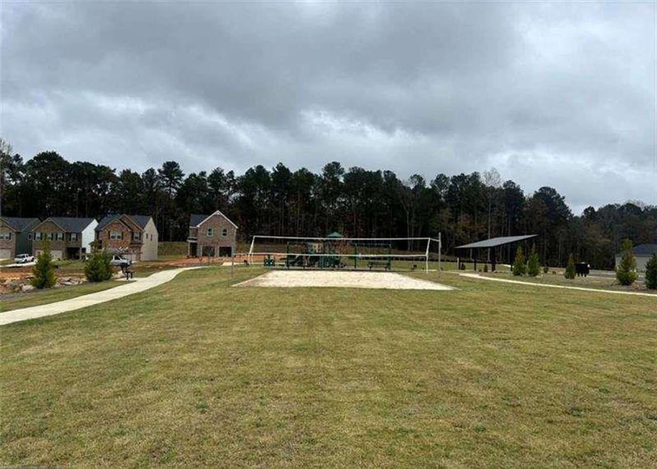 Image 2 of a home in Creekbend Overlook.