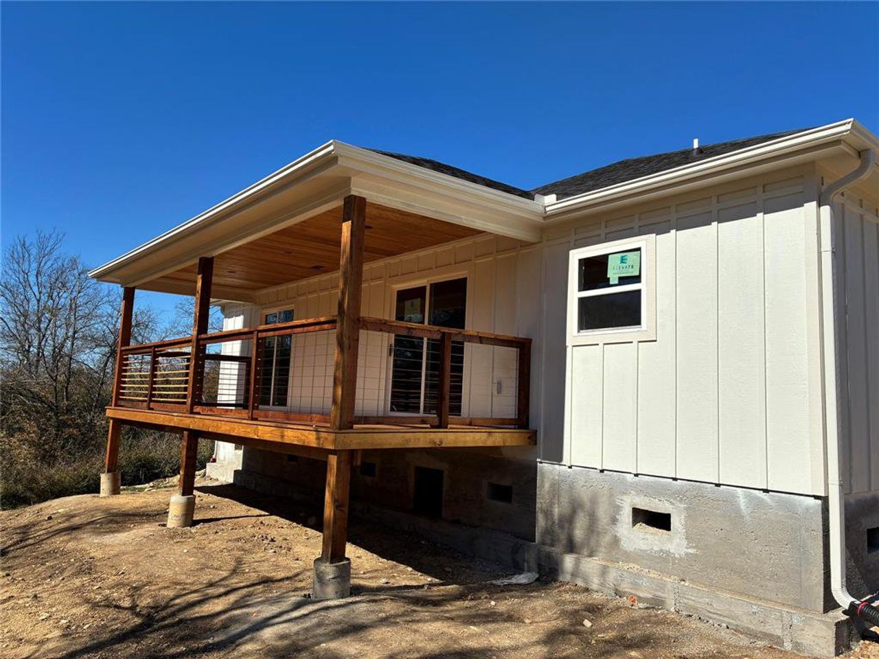 Exterior details and patio area of a home in , Lake Worth (Image 2).