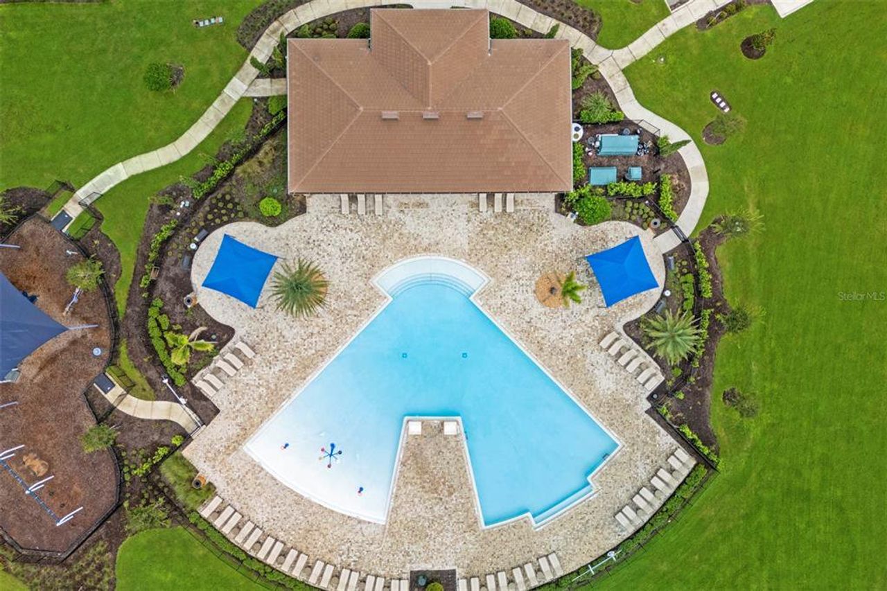 Community amenities in Ridgeview, Clermont (Image 2).