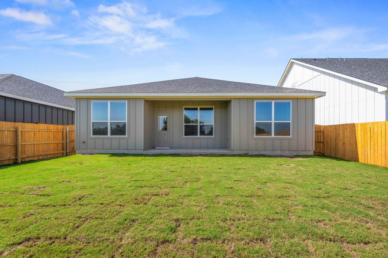 Exterior details and patio area of a home in Rancho San Gabriel, Georgetown (Image 2).